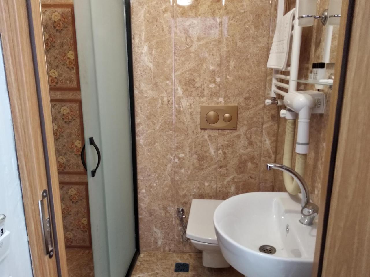 Istanbul City Center Hotel Bagian luar foto